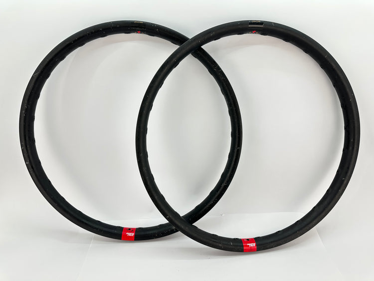 Santa Cruz Reserve 30 Carbon Rims 27.5" 28 Hole Set of 2