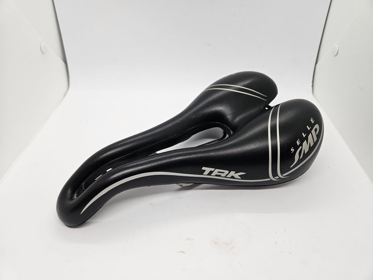 Sella SMP, TRK Saddle