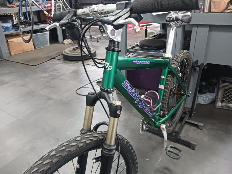 Salt Cycles Magnesium, Mountain Bike, Medium