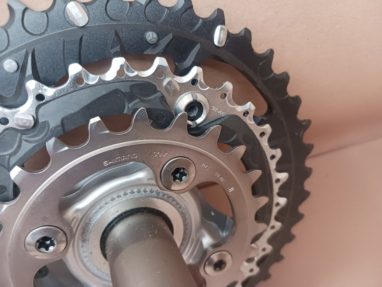 Shimano Deore XT 2-Piece Triple Crankset FC-M780 (Like-New)