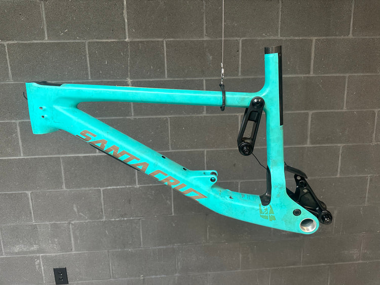 Santa Cruz Bronson 3 Carbon Front Triangle Large