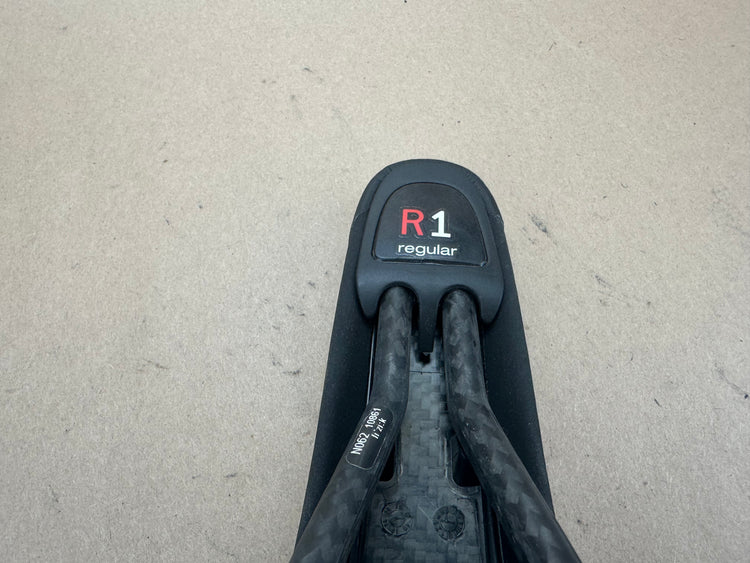 Fizik Arione R1 Carbon Rails 126