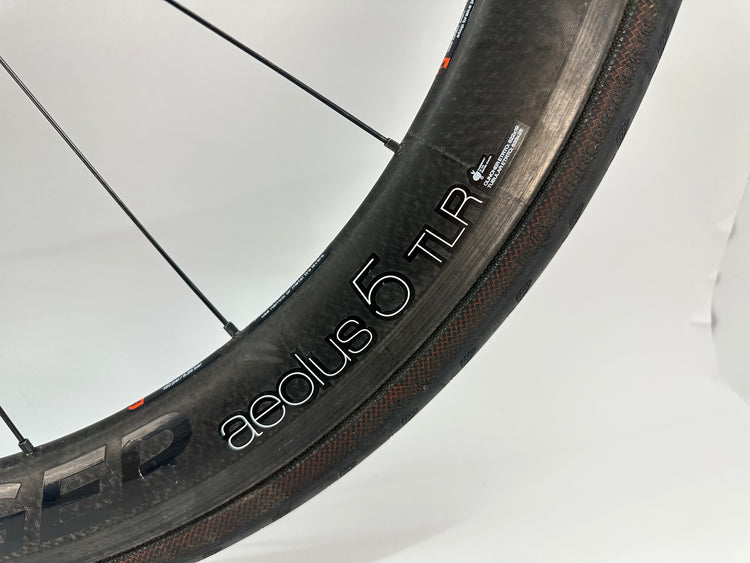 Bontrager Aeolus 5 TLR Carbon Wheelset 700c HG11 QR