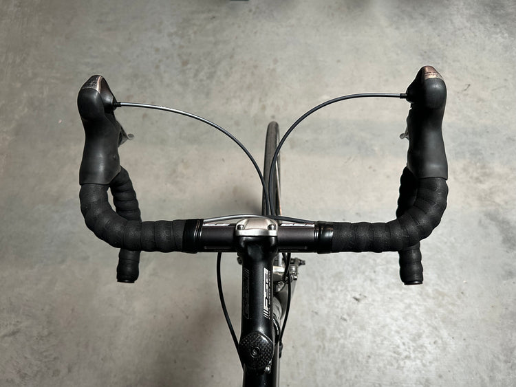 Douglas Matrix Carbon Road Bike 55cm 700c Ultegra 1 of 2