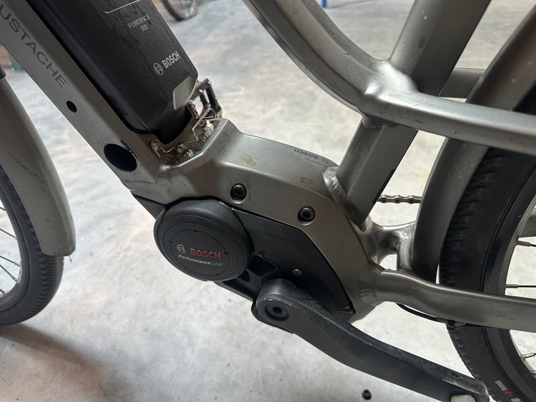 MOUSTACHE URBAN EBIKE 18" Mid Drive