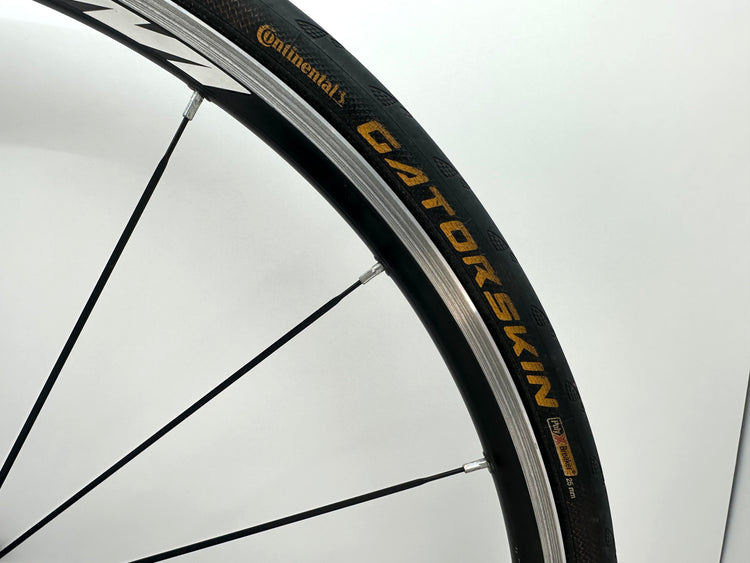 Mavic Aksium Elite 700c Wheelset QR HG Gatorskin Tires
