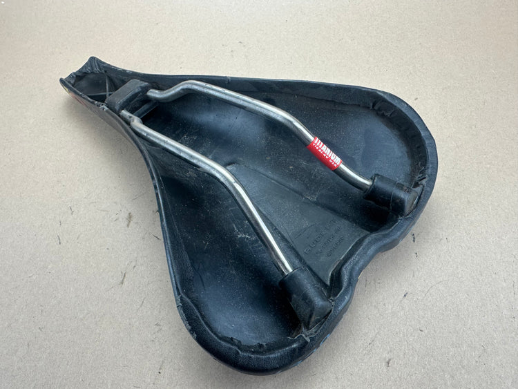 Avocet O2 Saddle Titanium Rails