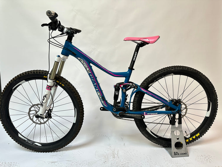 Giant Intrigue Women's Full Suspension Mountain Bike 27.5 Small 140mm Travel