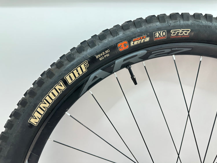 Race Face AR27 29" Front Wheel With Maxxis Minion 15x110