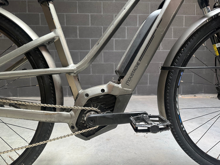 MOUSTACHE URBAN EBIKE 18" Mid Drive