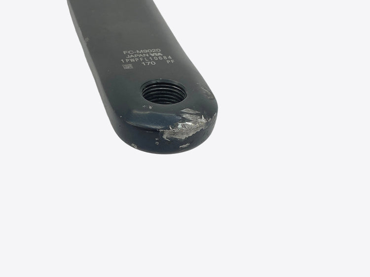 close up of the left crank arm end