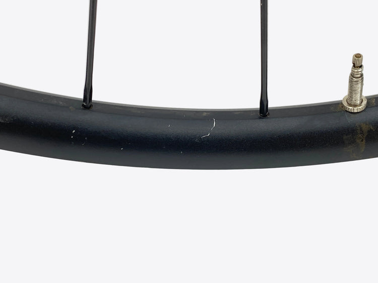 small scratch on the rim 1