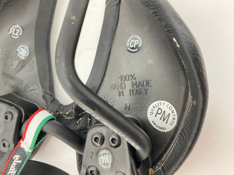 close up of the size label