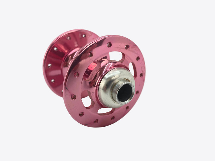 light spoke marks on right front flange and missing axle end cap
