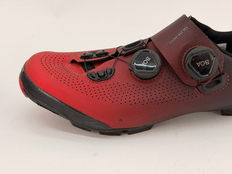 shoe side of toe box