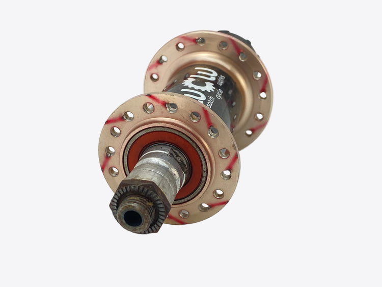 view of the left hub flange