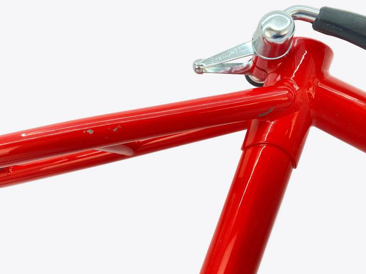 scratches under the right seat stay