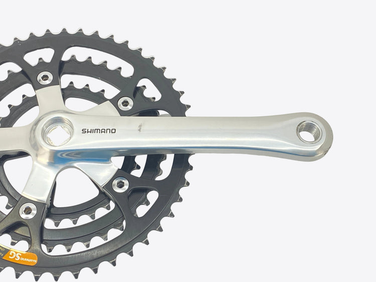 close up of the right crank arm face
