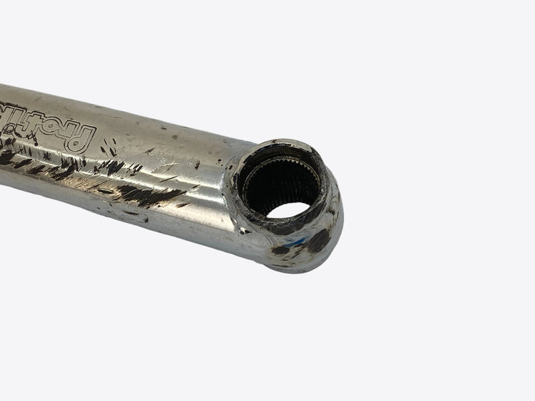 close up of the spindle end of the left arm