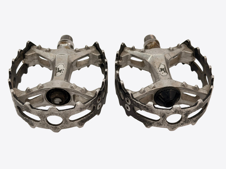 pedals side view