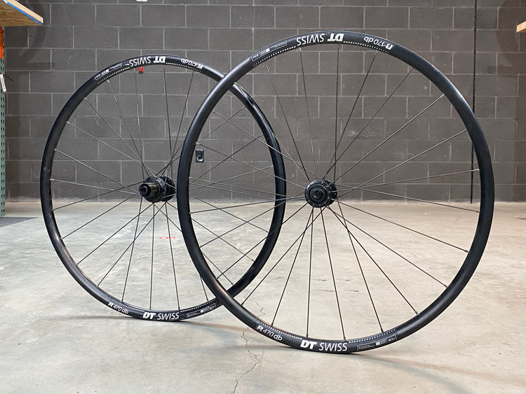DT Swiss r470db CL Disc Brake 700c Tubeless Wheelset Thru