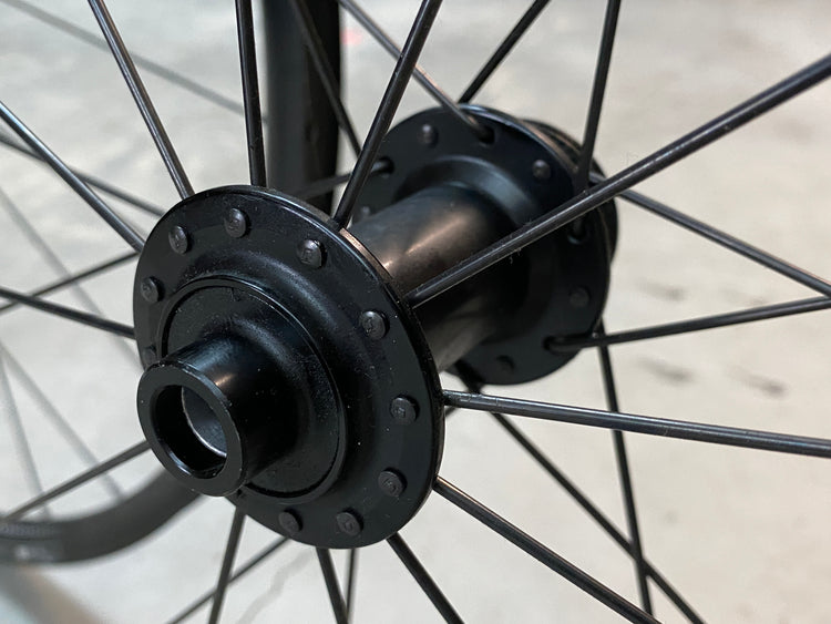DT Swiss r470db CL Disc Brake 700c Tubeless Wheelset Thru