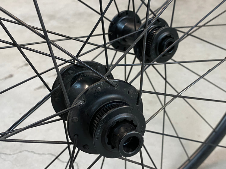 DT Swiss r470db CL Disc Brake 700c Tubeless Wheelset Thru