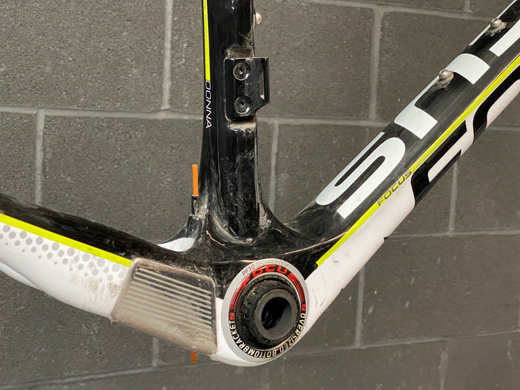 Focus Izalco Rim Brake Carbon Road Frame 52cm