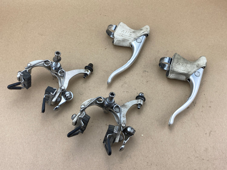 Campagnolo Nuovo Record Recessed Rim Brake Set and Non-Aero Levers