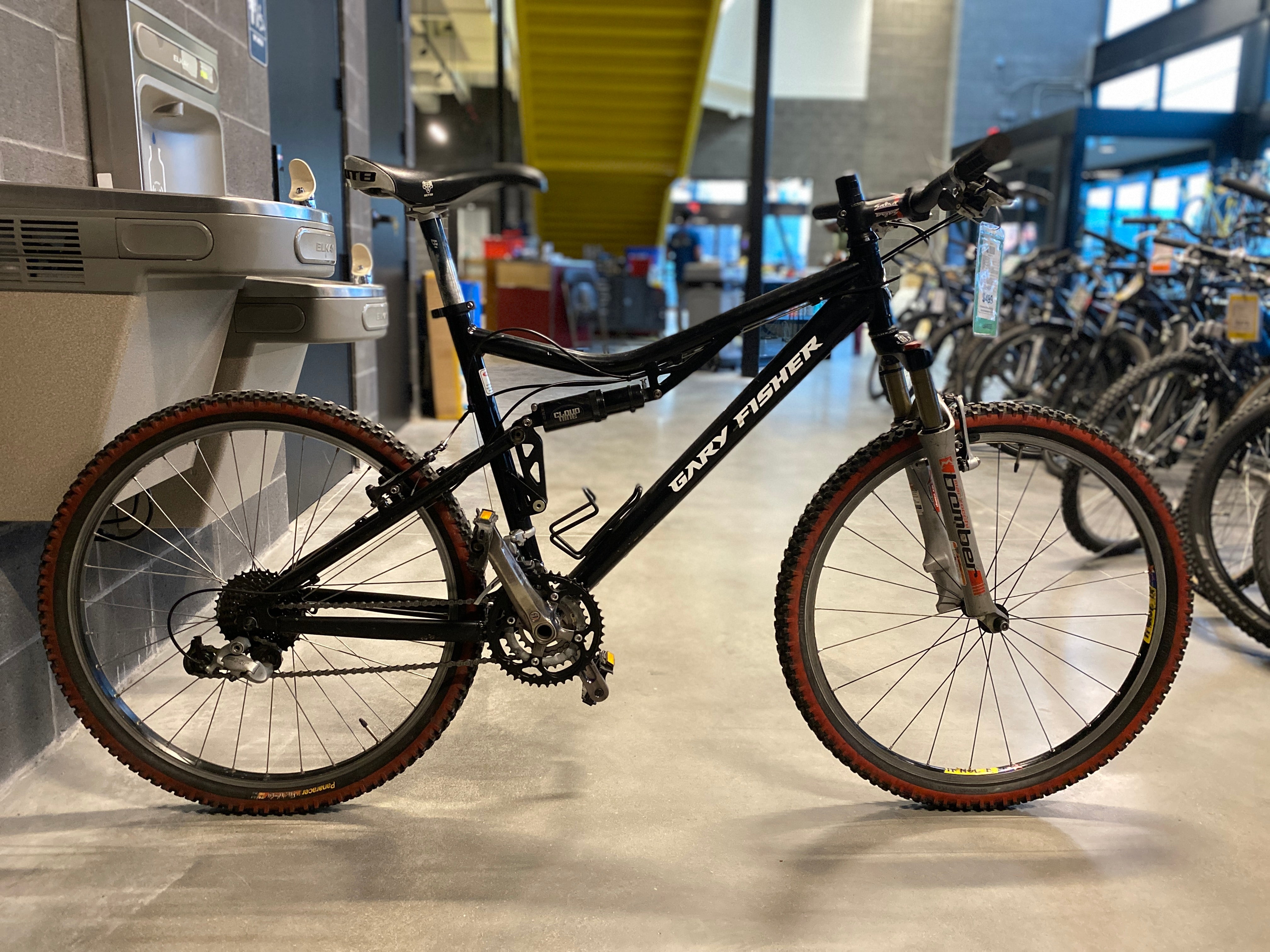 19.5 inch mountain store bike