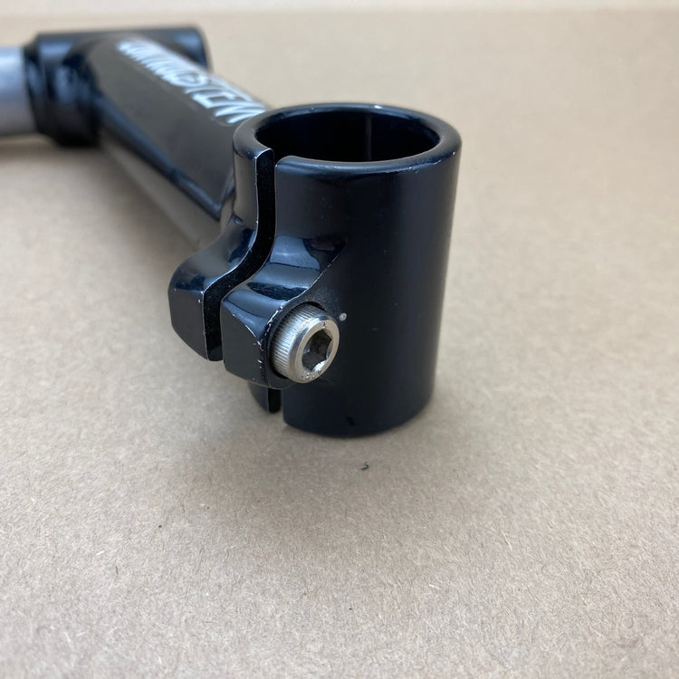 close up of the handlebar clamp