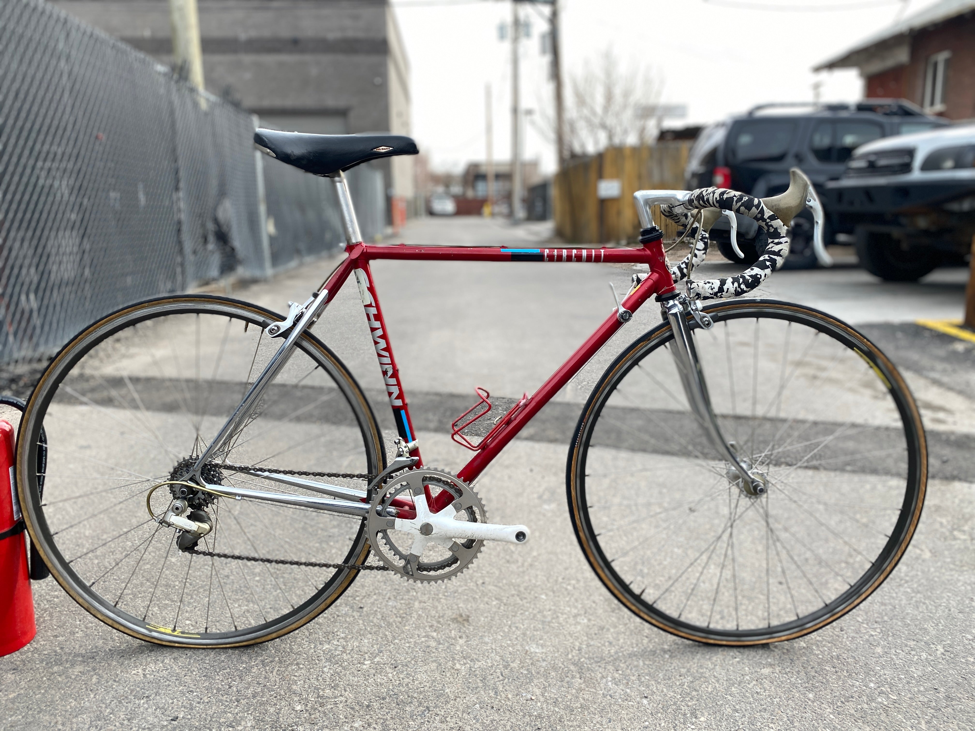 Vintage Lugged Steel Schwinn Circuit Road Bike 53cm Vintage Lugged Steel Schwinn Circuit Road Bike 53cm