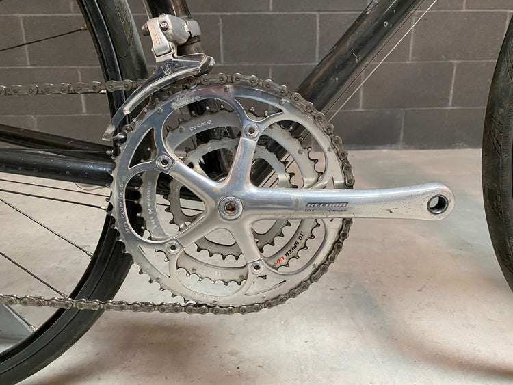 close up of the right crank arm