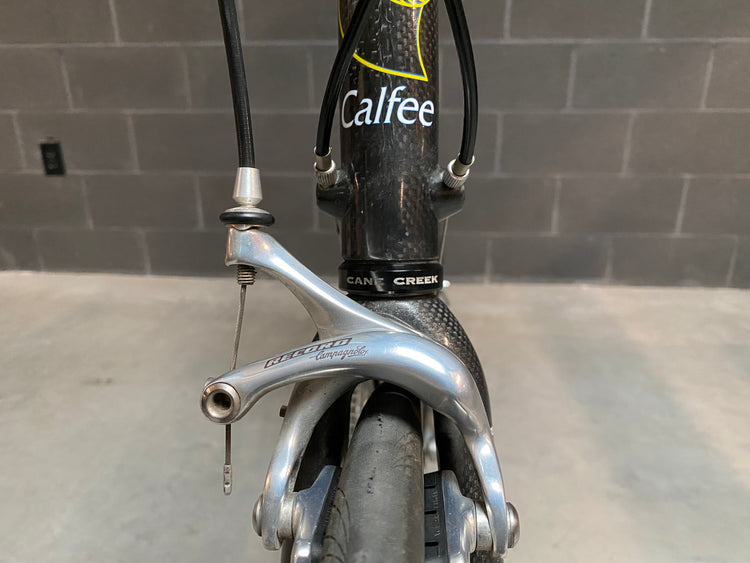 a close up of the head decal