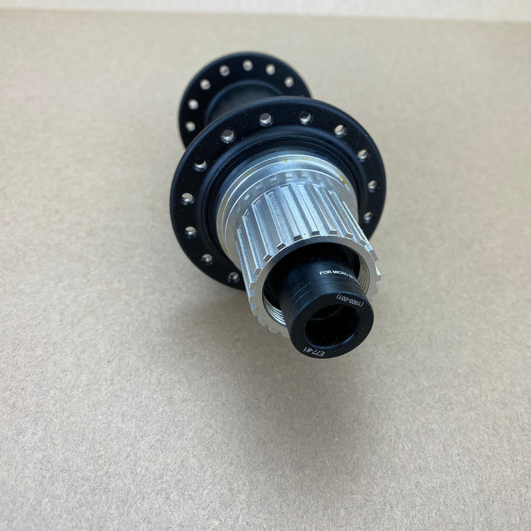 close up of the right axle end