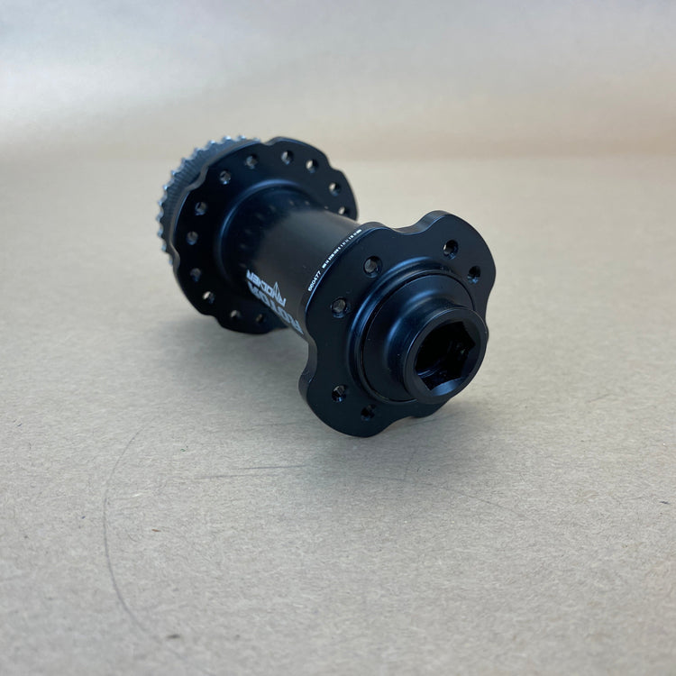 close up of the right axle end
