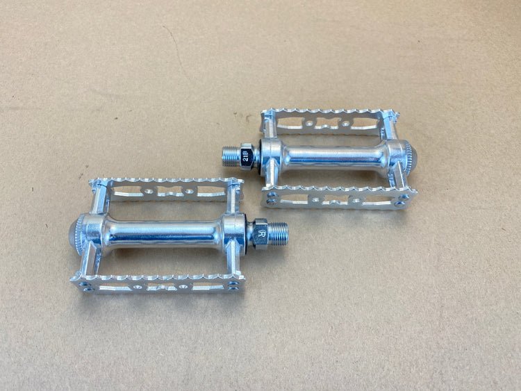main view of the pedals