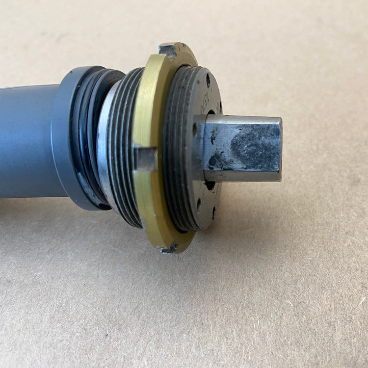 close up of the left spindle end