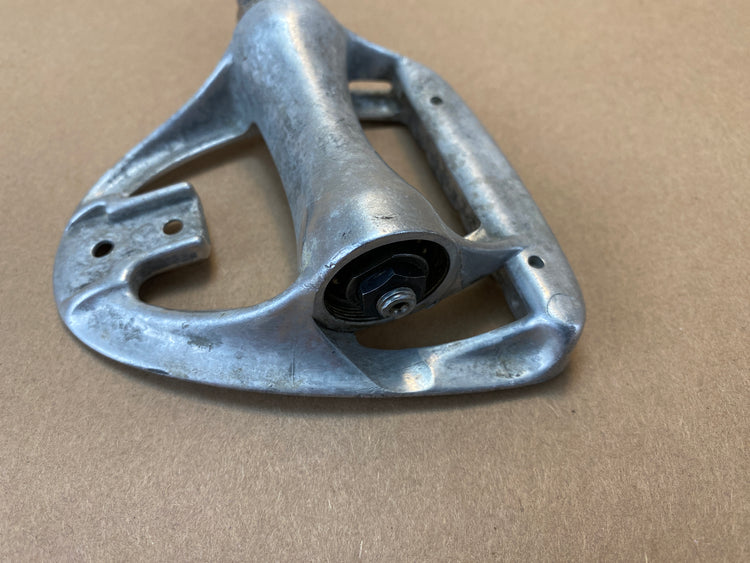 right pedal missing dust cap