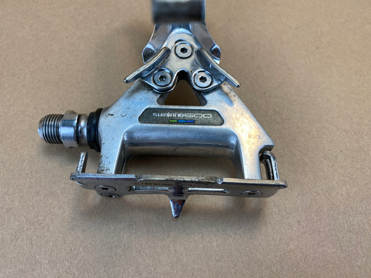 close up of the right pedal