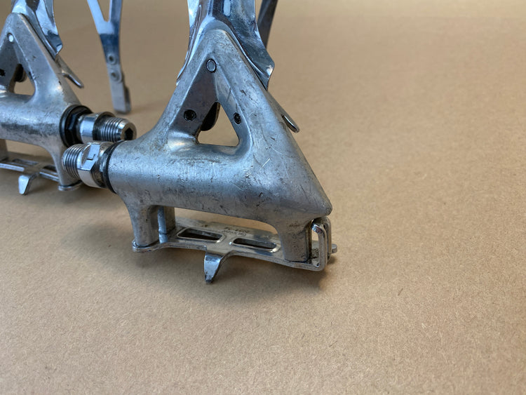 scratches on the left pedal