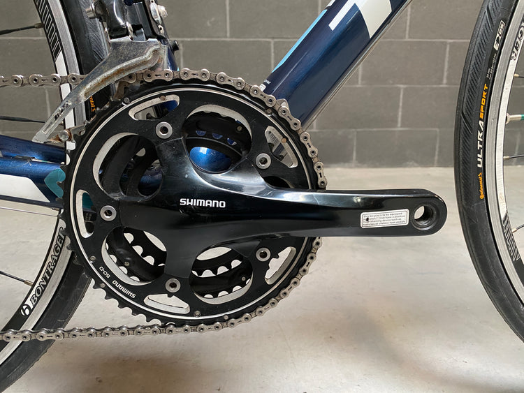 close up of the right crank arm