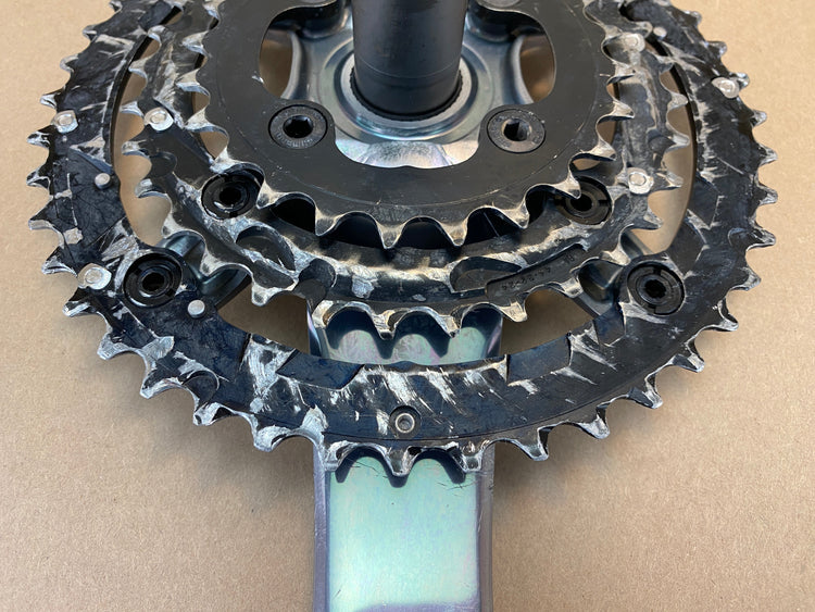 backside view of the chainrings