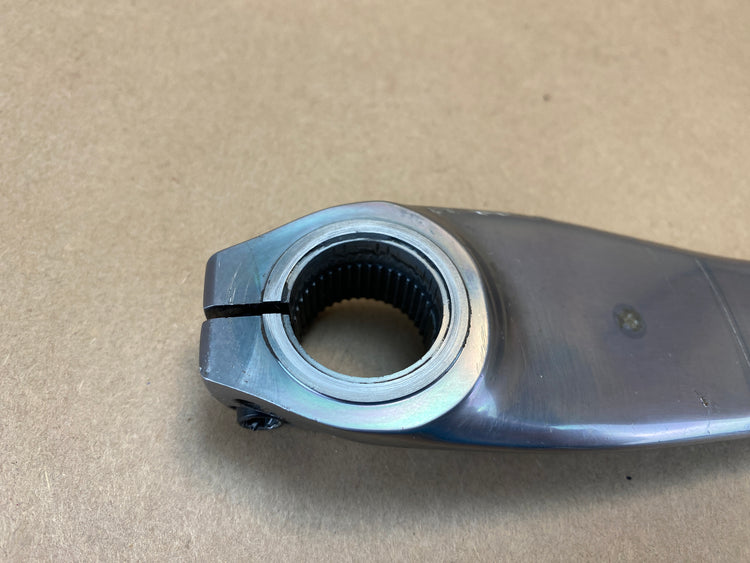spindle interface of the left arm