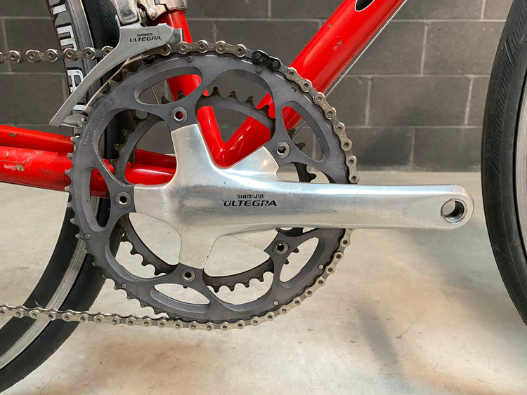 close up of the right crank arm
