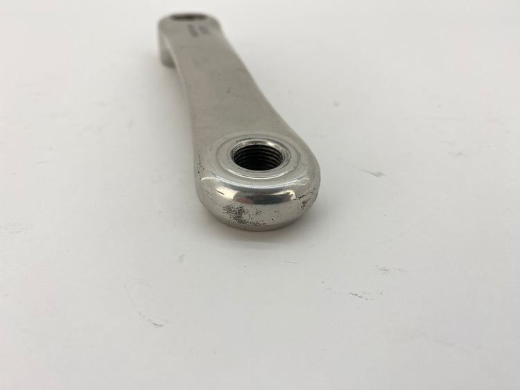 scratches on the left arm pedal end