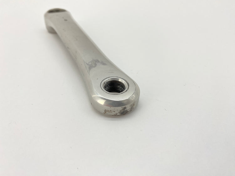 scratches on the left crank arm end