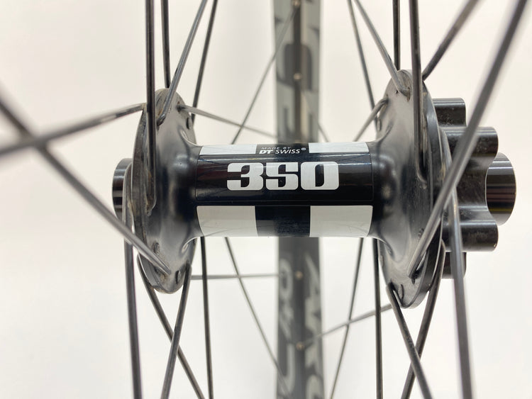close up of the hub label