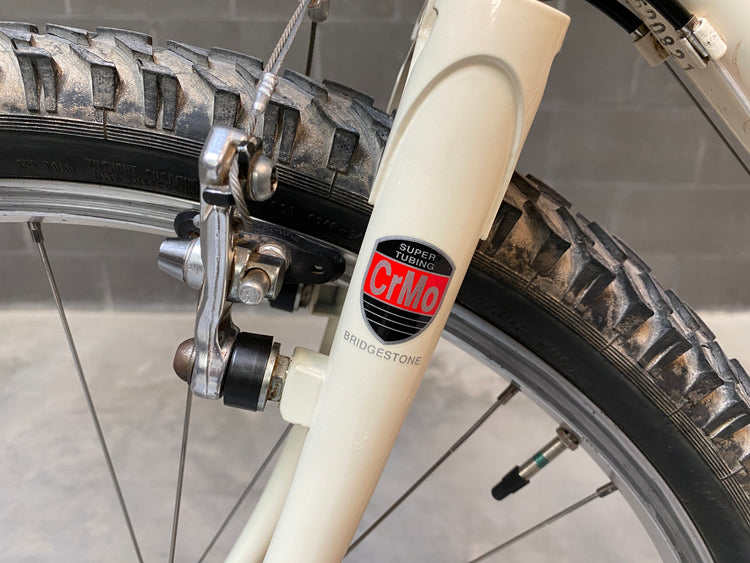 close up of the fork tubing label