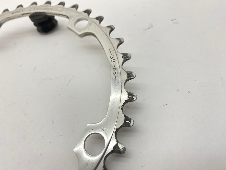 close up of the chainring size